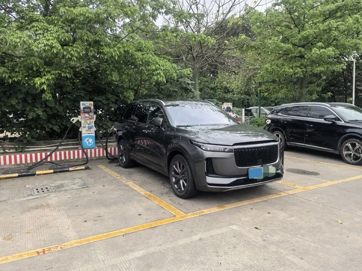 2020 Li ONE Range Extended 131HP REEV 40.5KWH,autocango,china used car exporter,china ev exporter,chinese used car exporter,chinese used ev exporter