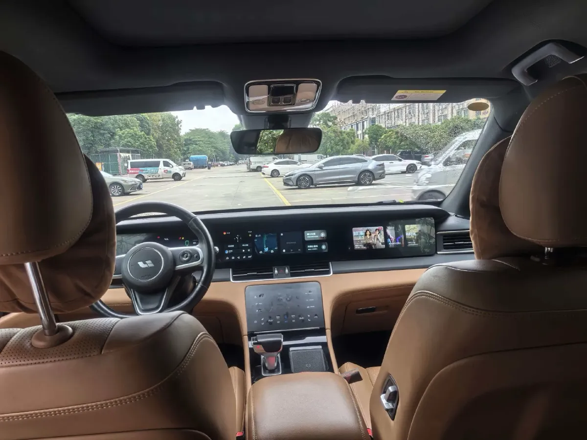 2020 Li ONE Range Extended 131HP REEV 40.5KWH,autocango,china used car exporter,china ev exporter,chinese used car exporter,chinese used ev exporter