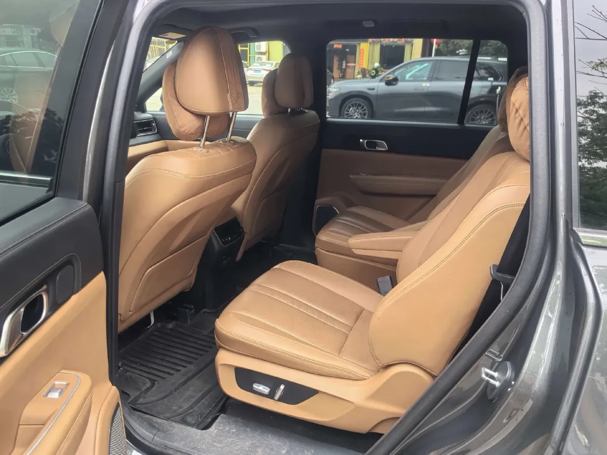 2020 Li ONE Range Extended 131HP REEV 40.5KWH,autocango,china used car exporter,china ev exporter,chinese used car exporter,chinese used ev exporter