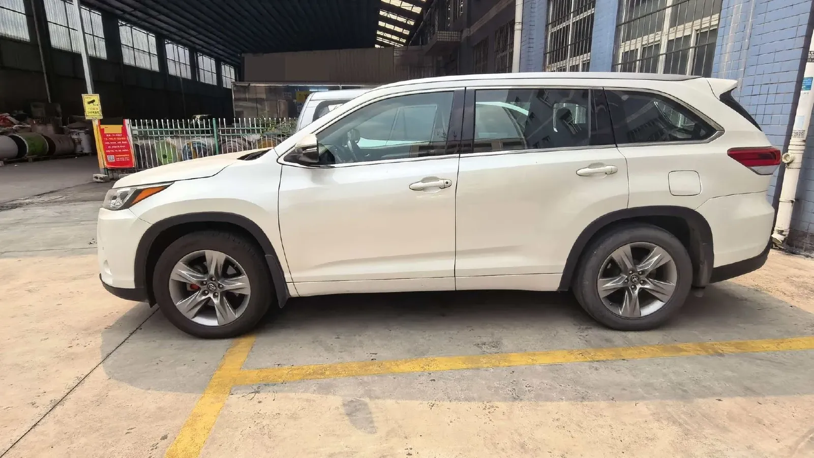 2018 Toyota Highlander 2.0T 220HP L4 6AT,autocango,china used car exporter,china ev exporter,chinese used car exporter,chinese used ev exporter