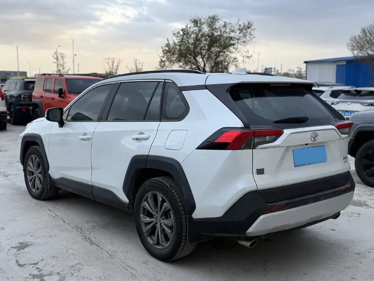 2023 Toyota RAV4 2.0L 171HP L4 CVT,autocango,china used car exporter,china ev exporter,chinese used car exporter,chinese used ev exporter