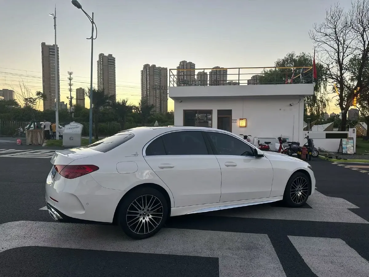 2024 Mercedes-Benz C Class 1.5T 204HP L4 9AT,autocango,china used car exporter,china ev exporter,chinese used car exporter,chinese used ev exporter