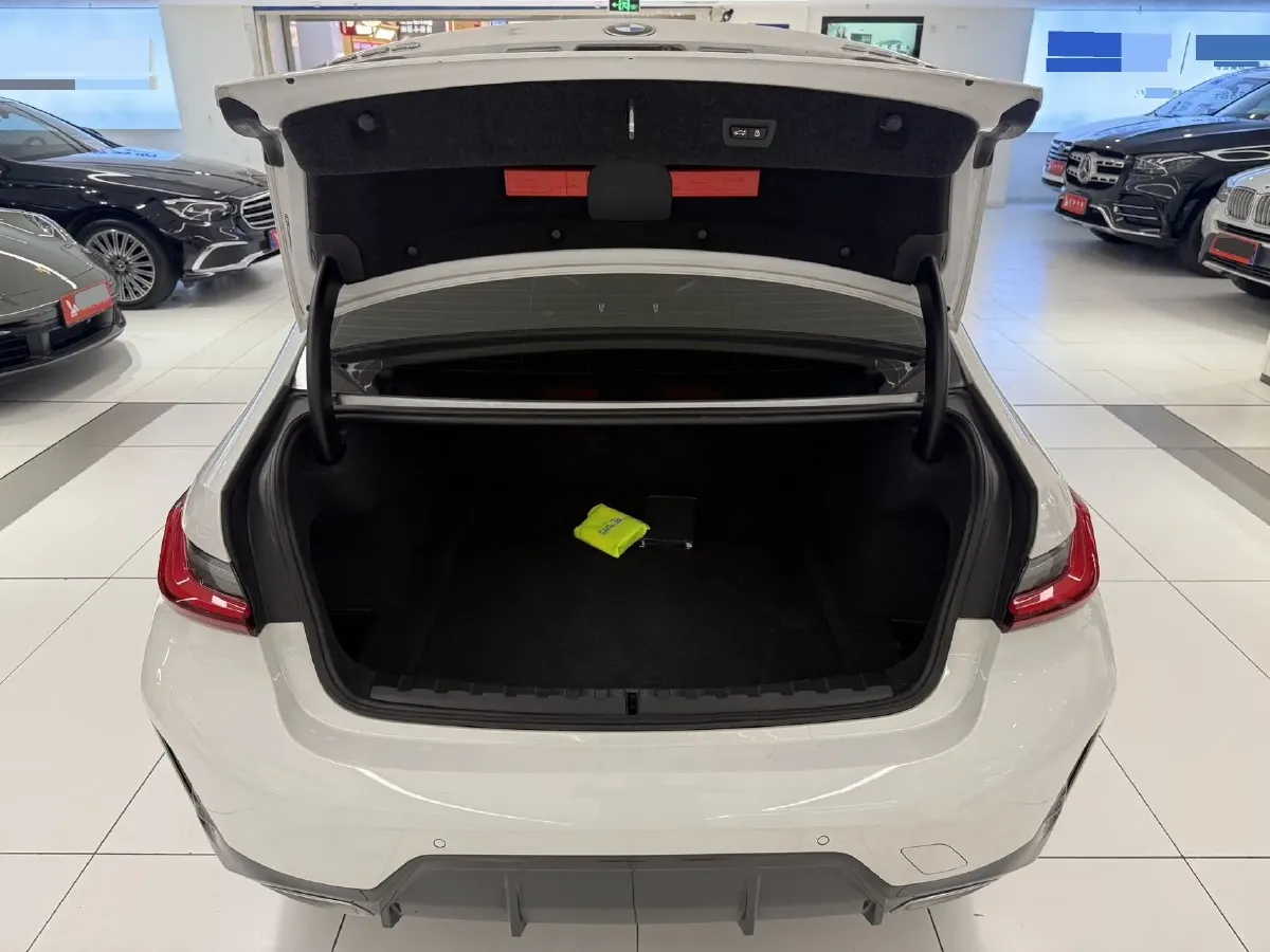 2023 BMW 3 Series 2.0T 184HP L4 8AT,autocango,china used car exporter,china ev exporter,chinese used car exporter,chinese used ev exporter