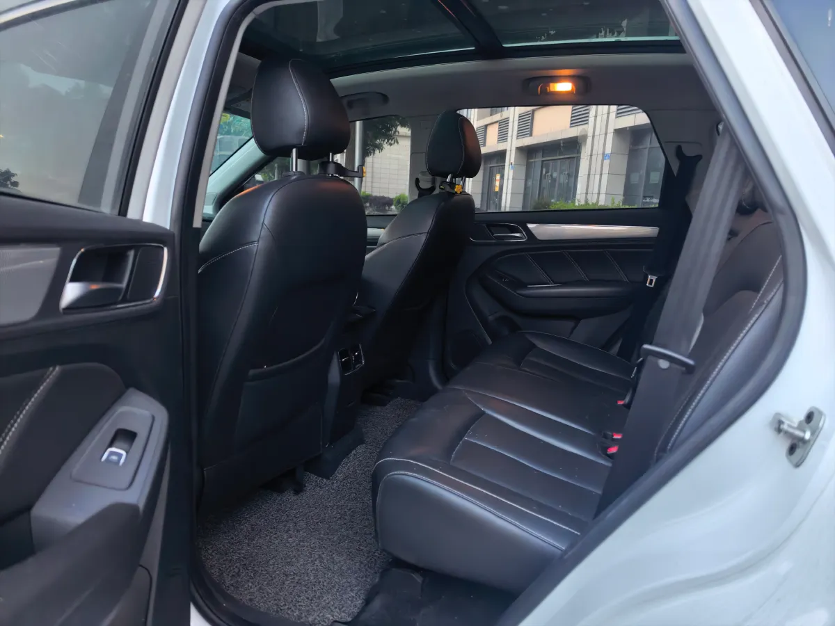 2019 Roewe i6 1.5T 169HP L4 7DCT,autocango,china used car exporter,china ev exporter,chinese used car exporter,chinese used ev exporter