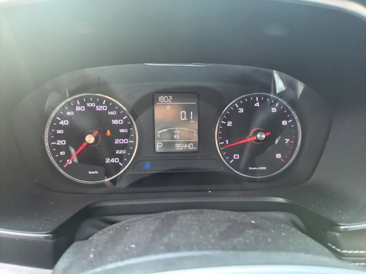 2019 Roewe i6 1.5T 169HP L4 7DCT,autocango,china used car exporter,china ev exporter,chinese used car exporter,chinese used ev exporter