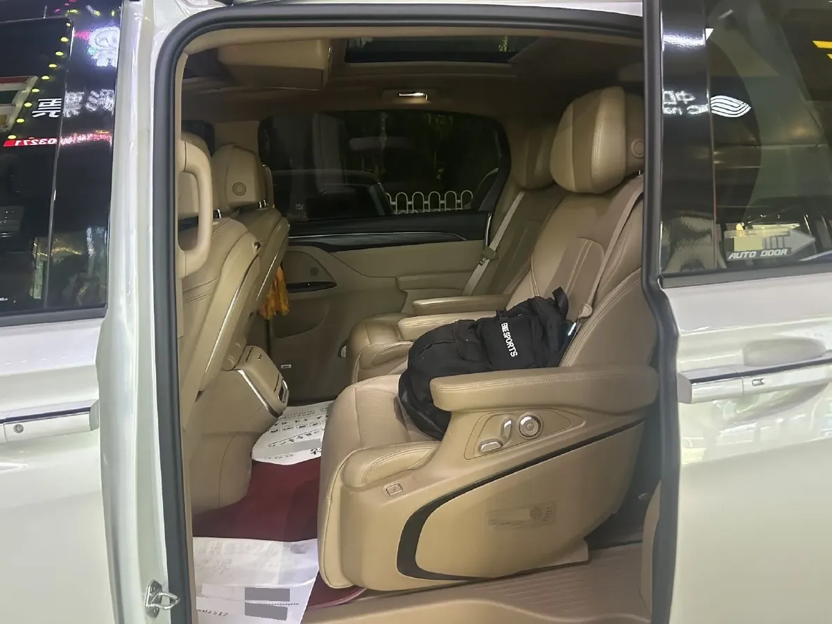 2021 Buick GL8 2.0T 237HP L4 9AT,autocango,china used car exporter,china ev exporter,chinese used car exporter,chinese used ev exporter