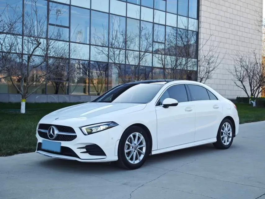 2021 Mercedes-Benz A Class 1.3T 163HP L4 7DCT,autocango,china used car exporter,china ev exporter,chinese used car exporter,chinese used ev exporter