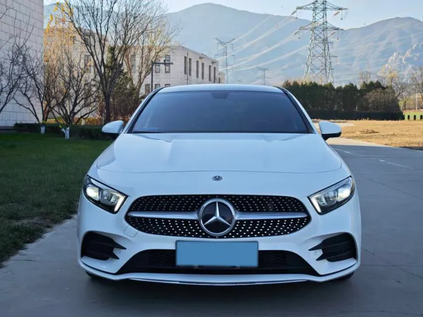 2021 Mercedes-Benz A Class 1.3T 163HP L4 7DCT,autocango,china used car exporter,china ev exporter,chinese used car exporter,chinese used ev exporter
