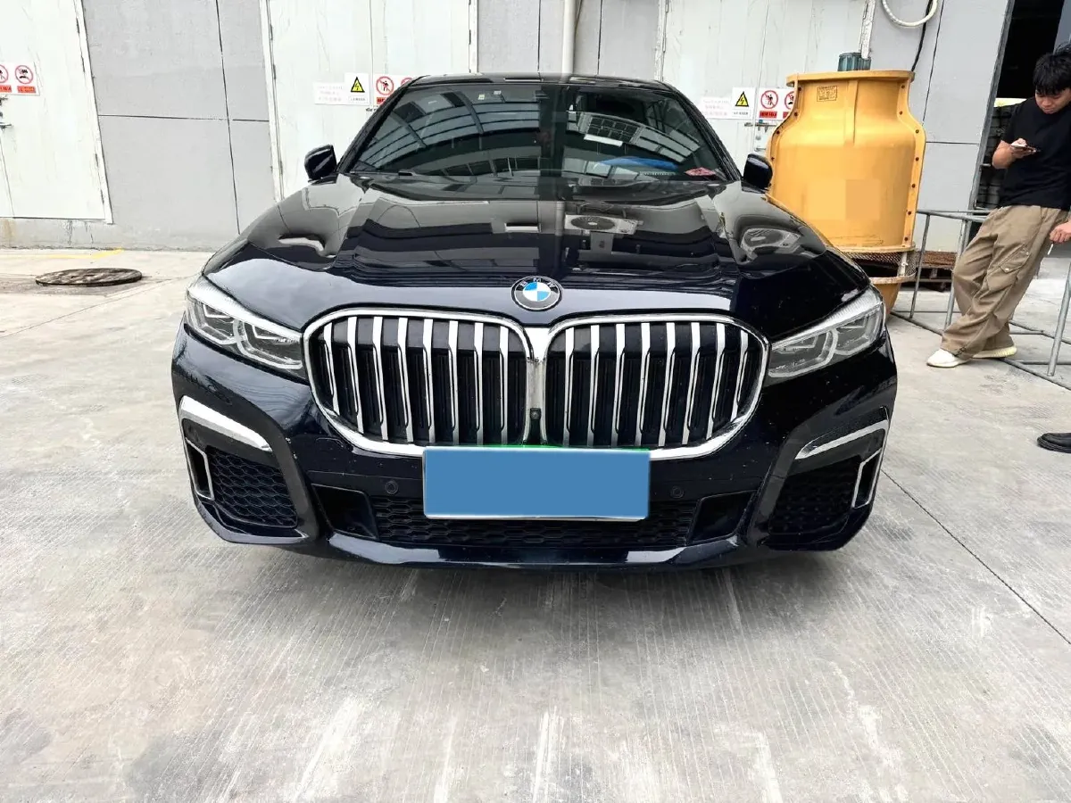 2021 BMW 7 Series 3.0T 340HP L6 8AT,autocango,china used car exporter,china ev exporter,chinese used car exporter,chinese used ev exporter