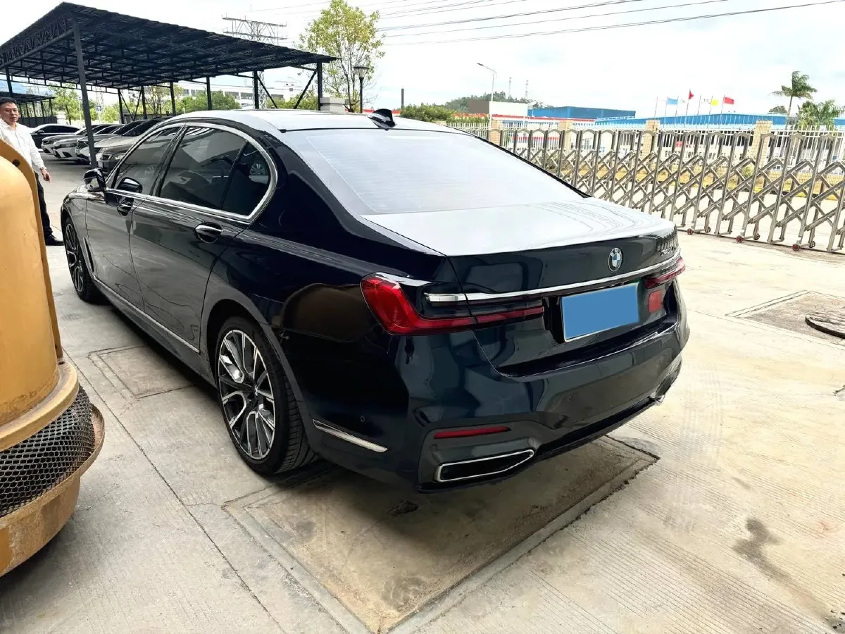 2021 BMW 7 Series 3.0T 340HP L6 8AT,autocango,china used car exporter,china ev exporter,chinese used car exporter,chinese used ev exporter