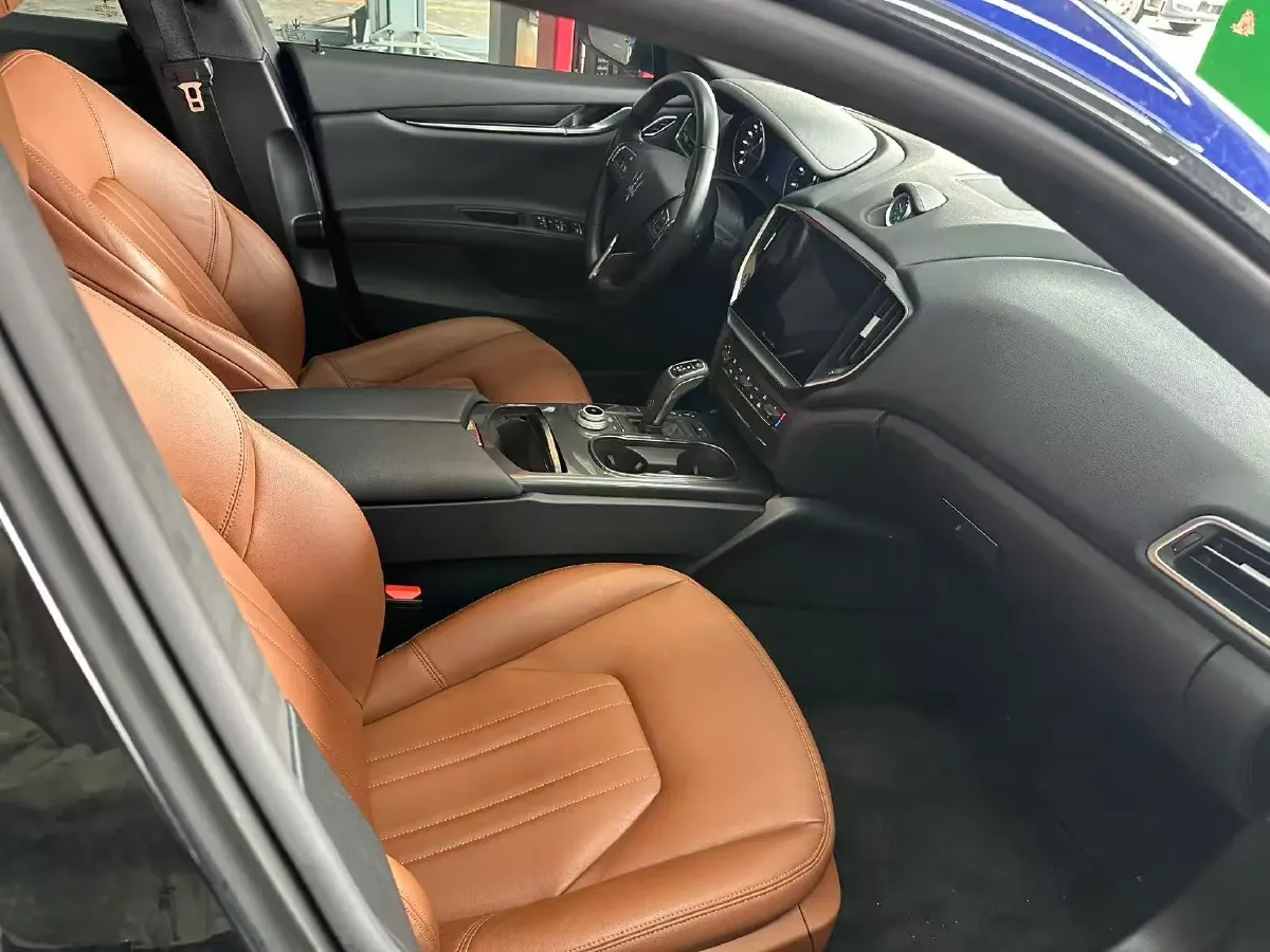 2022 Audi Q7 2.0T 245HP L4 8AT,autocango,china used car exporter,china ev exporter,chinese used car exporter,chinese used ev exporter