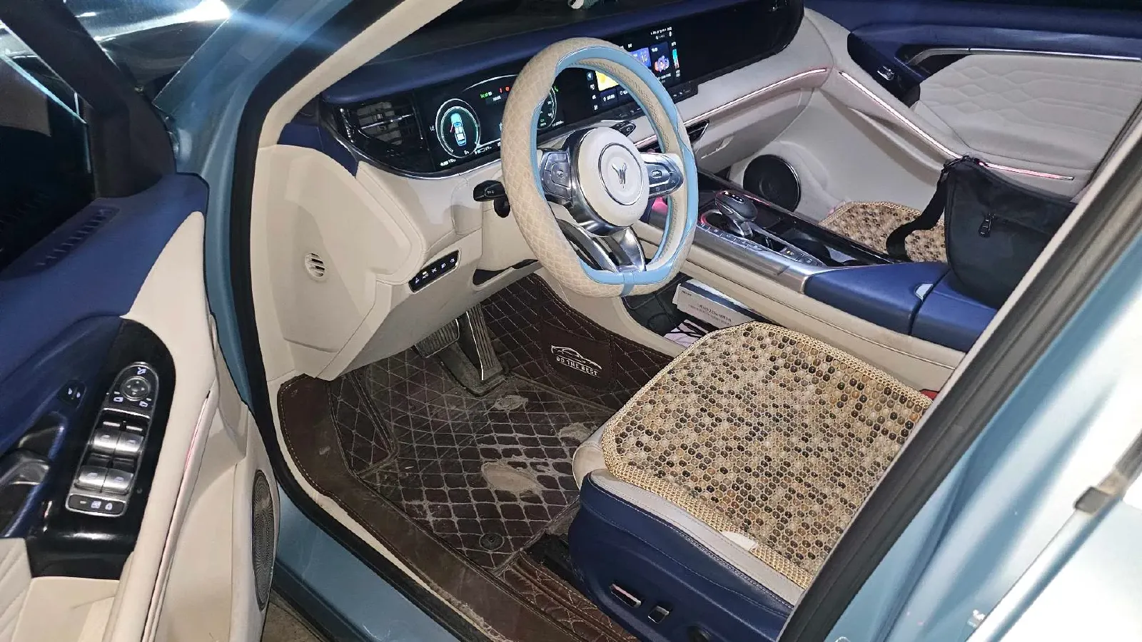 2021 Voyah FREE Range Extended 109HP REEV 33KWH,autocango,china used car exporter,china ev exporter,chinese used car exporter,chinese used ev exporter