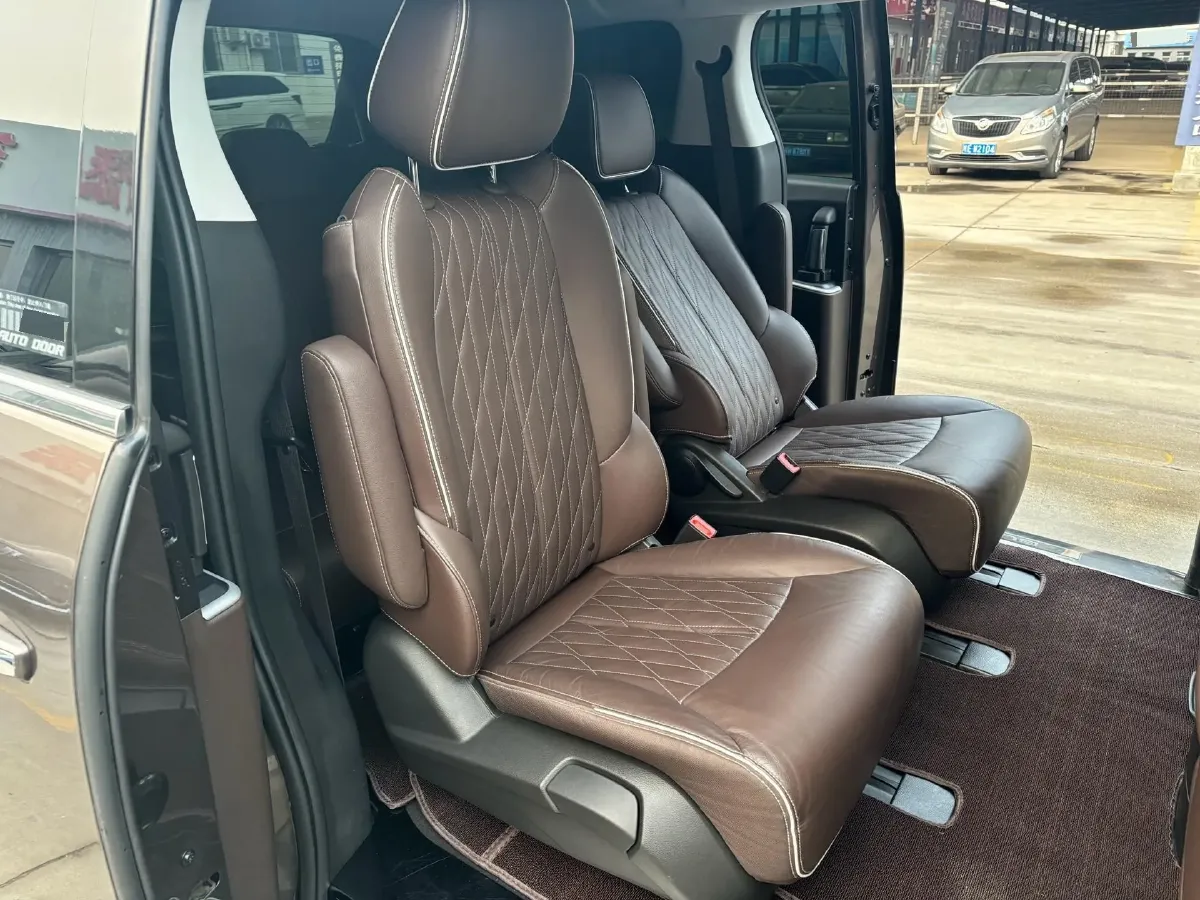 2021 Buick GL8 2.0T 237HP L4 9AT,autocango,china used car exporter,china ev exporter,chinese used car exporter,chinese used ev exporter