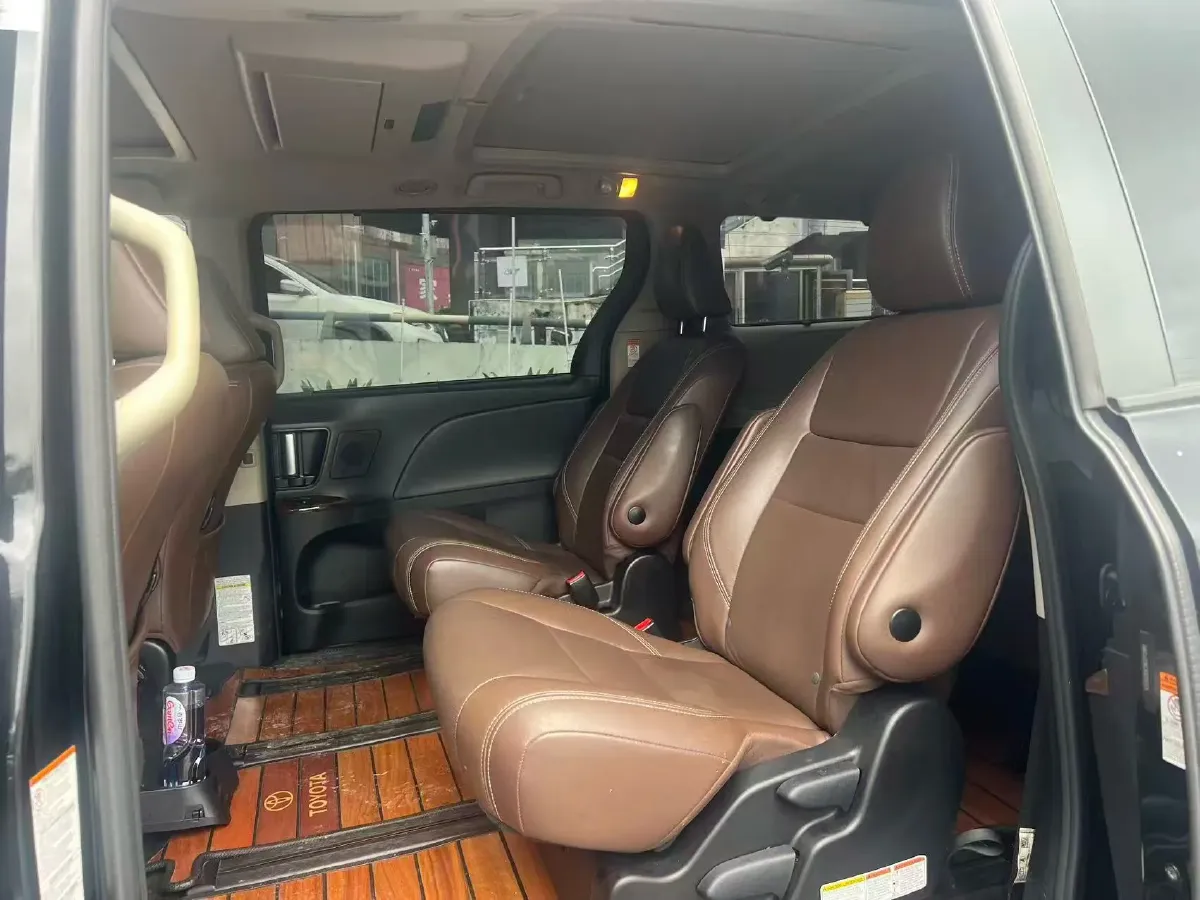 2019 Toyota Camry 2.0L 178HP L4 CVT,autocango,china used car exporter,china ev exporter,chinese used car exporter,chinese used ev exporter