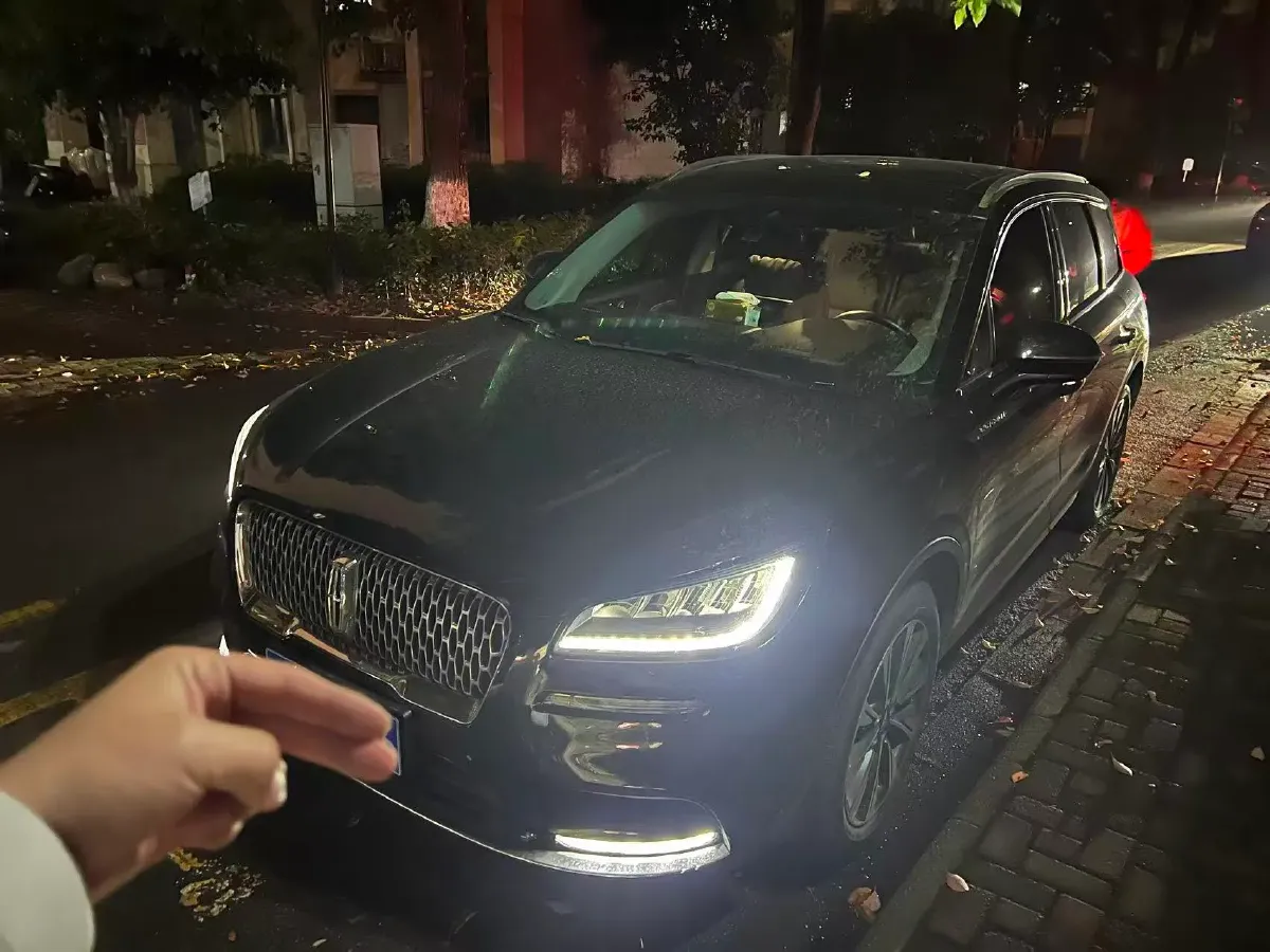 2021 Lincoln Corsair 2.0T 245HP L4 8AT,autocango,china used car exporter,china ev exporter,chinese used car exporter,chinese used ev exporter