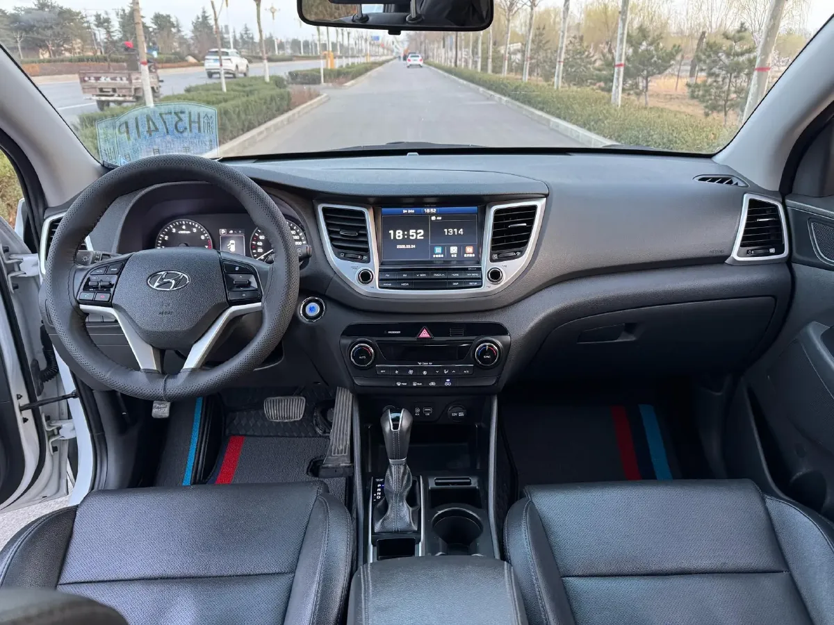 2015 Hyundai Tucson 1.6T 177HP L4 7DCT,autocango,china used car exporter,china ev exporter,chinese used car exporter,chinese used ev exporter