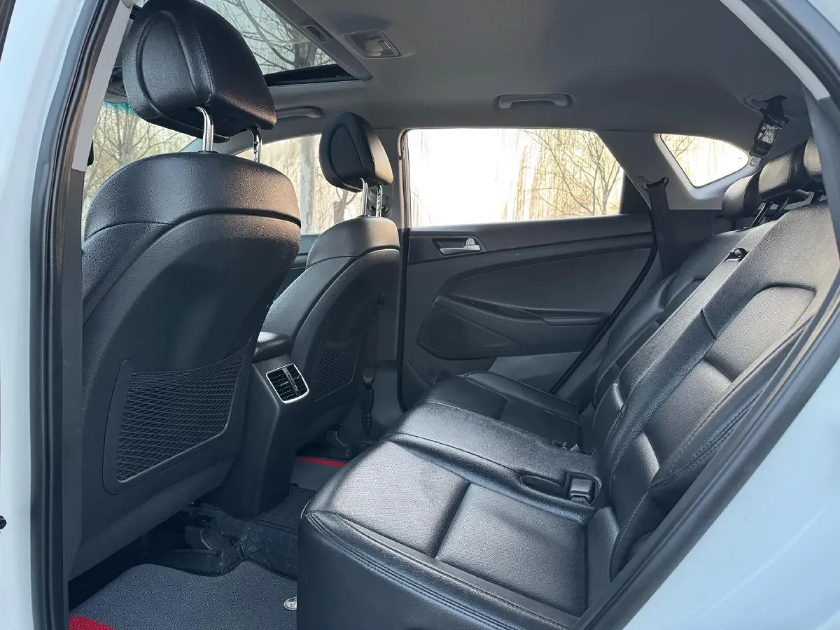 2015 Hyundai Tucson 1.6T 177HP L4 7DCT,autocango,china used car exporter,china ev exporter,chinese used car exporter,chinese used ev exporter