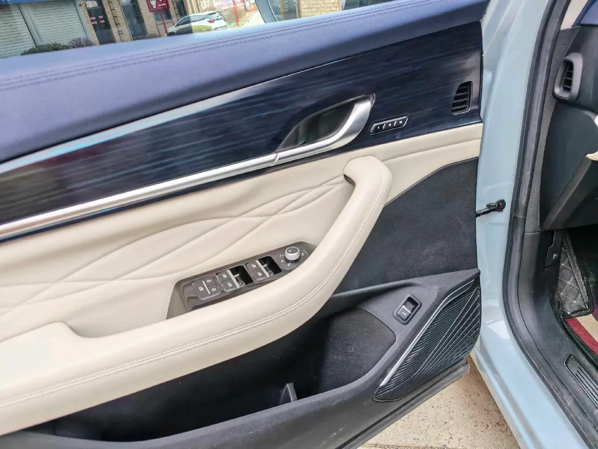 2022 Citroen C5 X 1.6T 175HP L4 8AT,autocango,china used car exporter,china ev exporter,chinese used car exporter,chinese used ev exporter