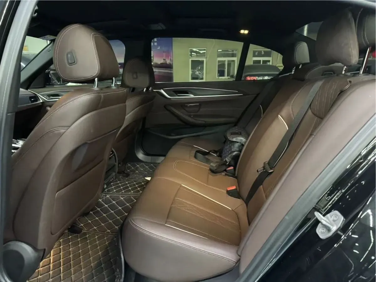 2021 BMW 5 Series 2.0T 184HP L4 8AT PHEV 17.7KWH,autocango,china used car exporter,china ev exporter,chinese used car exporter,chinese used ev exporter