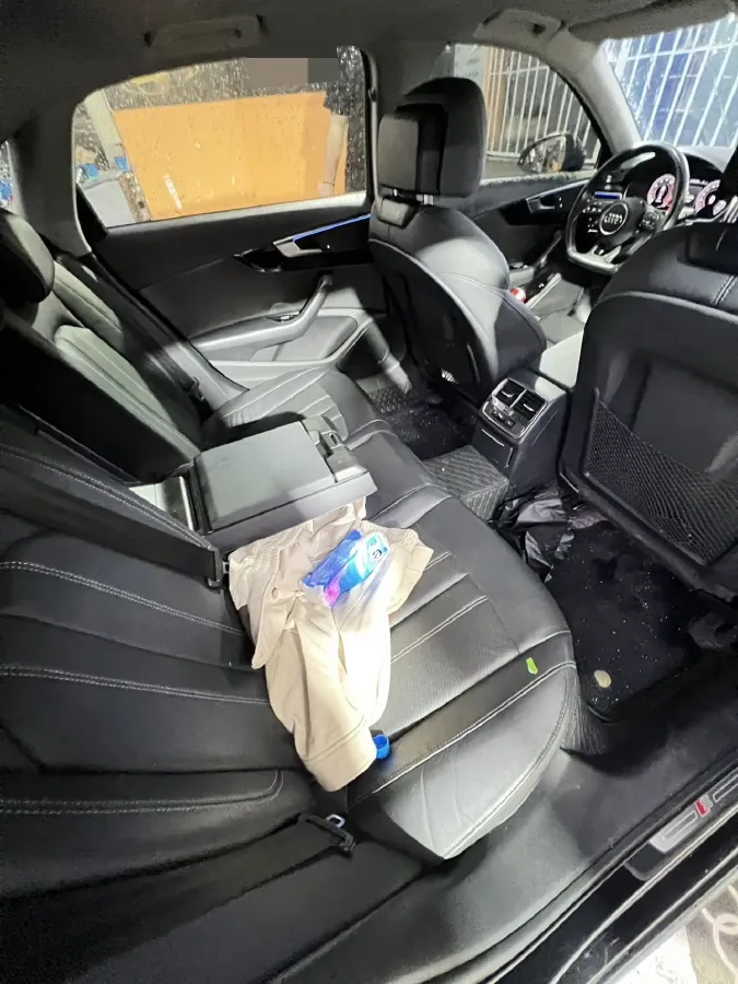 2020 Audi A4L 2.0T 190HP L4 7DCT,autocango,china used car exporter,china ev exporter,chinese used car exporter,chinese used ev exporter