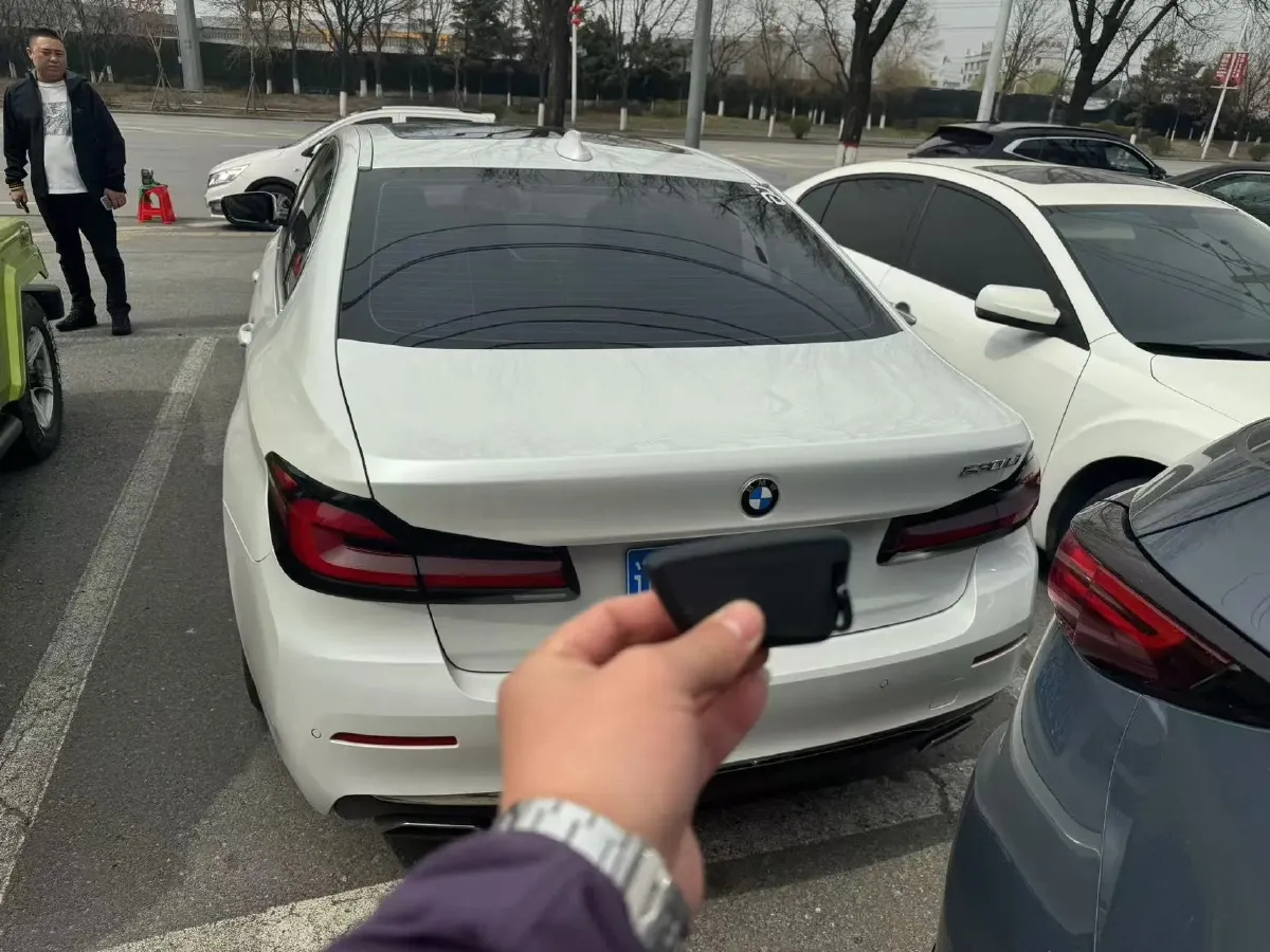 2022 BMW 5 Series 2.0T 252HP L4 8AT,autocango,china used car exporter,china ev exporter,chinese used car exporter,chinese used ev exporter