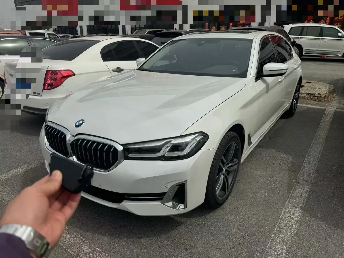 2022 BMW 5 Series 2.0T 252HP L4 8AT,autocango,china used car exporter,china ev exporter,chinese used car exporter,chinese used ev exporter