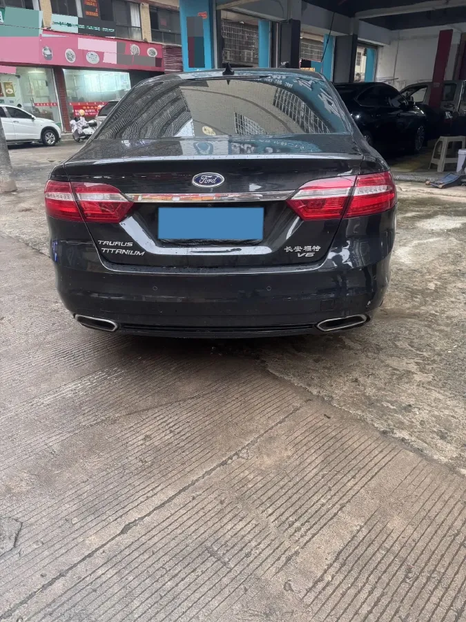 2017 Ford Taurus 2.7T 329HP V6 6AT,autocango,china used car exporter,china ev exporter,chinese used car exporter,chinese used ev exporter