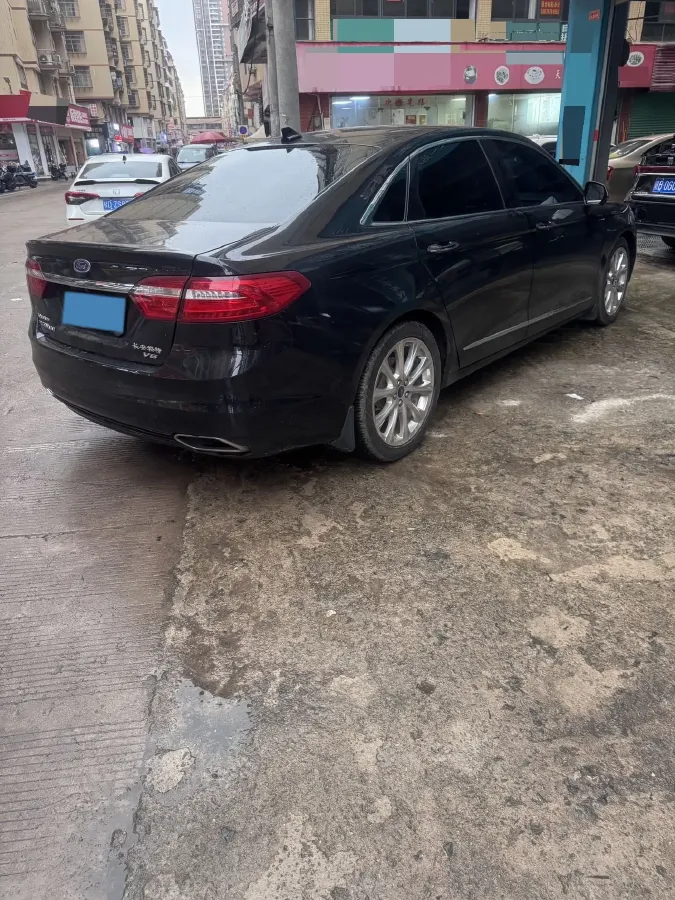 2017 Ford Taurus 2.7T 329HP V6 6AT,autocango,china used car exporter,china ev exporter,chinese used car exporter,chinese used ev exporter