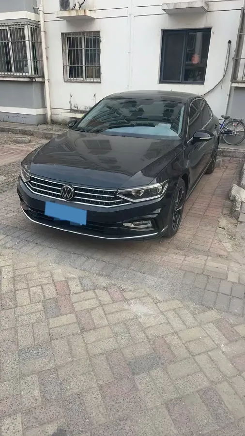 2025 Volkswagen Magotan 2.0T 186HP L4 7DCT,autocango,china used car exporter,china ev exporter,chinese used car exporter,chinese used ev exporter