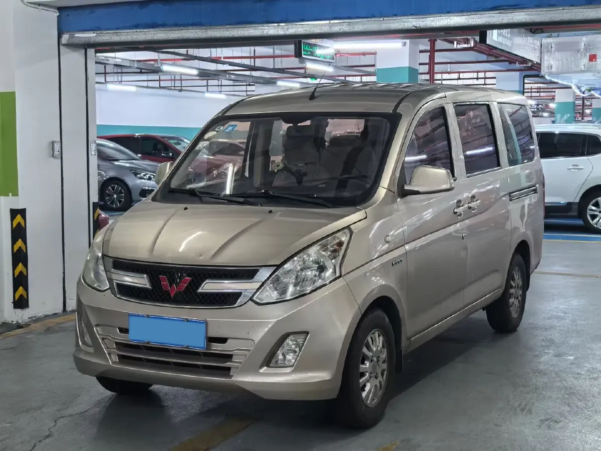 2016 WuLing RongGuang V 1.5L 112HP L4 5MT,autocango,china used car exporter,china ev exporter,chinese used car exporter,chinese used ev exporter