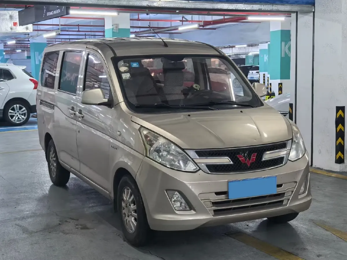 2016 WuLing RongGuang V 1.5L 112HP L4 5MT,autocango,china used car exporter,china ev exporter,chinese used car exporter,chinese used ev exporter