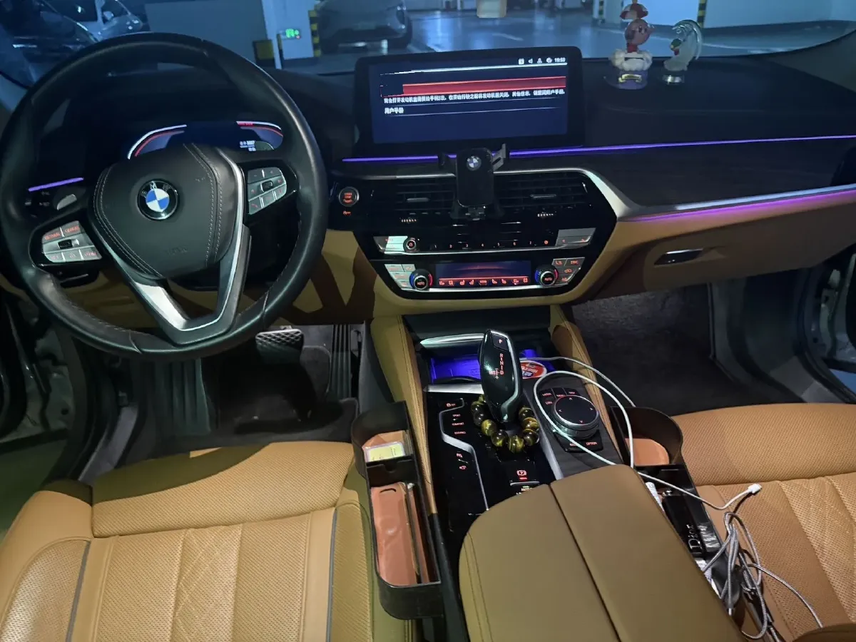 2022 BMW 5 Series 2.0T 252HP L4 8AT,autocango,china used car exporter,china ev exporter,chinese used car exporter,chinese used ev exporter