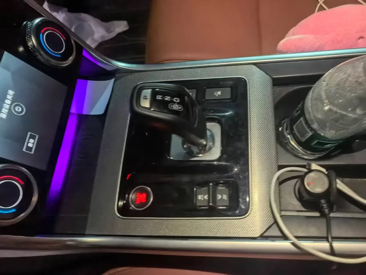 2023 Jaguar XEL 2.0T 250HP L4 8AT,autocango,china used car exporter,china ev exporter,chinese used car exporter,chinese used ev exporter