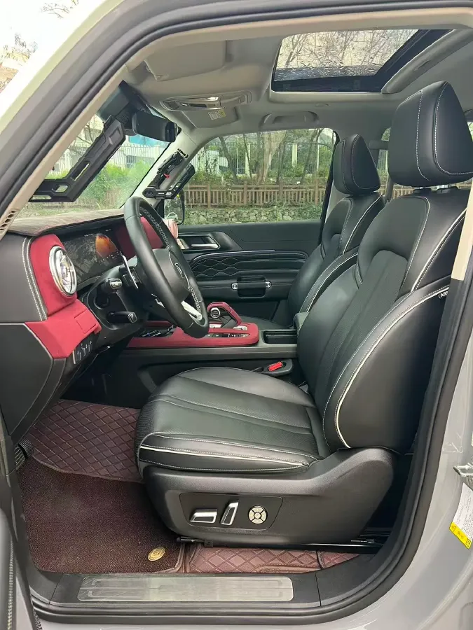 2023 Tank 300 2.0T 227HP L4 8AT,autocango,china used car exporter,china ev exporter,chinese used car exporter,chinese used ev exporter