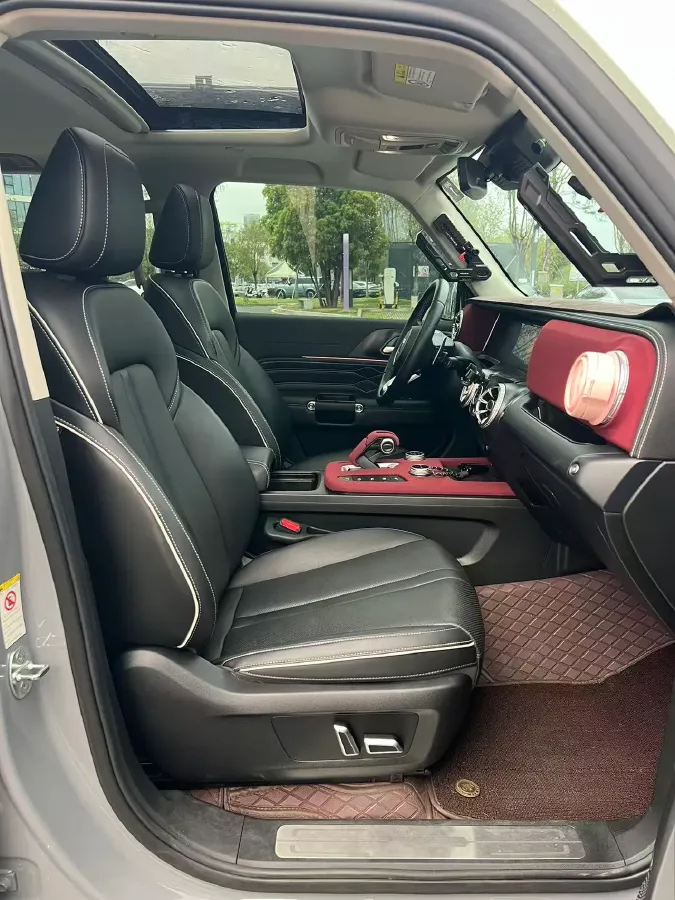 2023 Tank 300 2.0T 227HP L4 8AT,autocango,china used car exporter,china ev exporter,chinese used car exporter,chinese used ev exporter