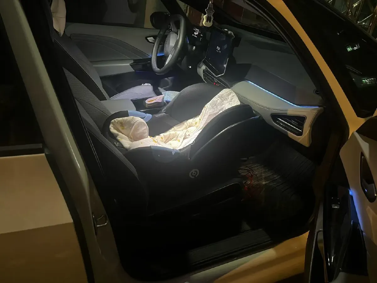 2025 Volkswagen ID.3 BEV 53.6KWH,autocango,china used car exporter,china ev exporter,chinese used car exporter,chinese used ev exporter