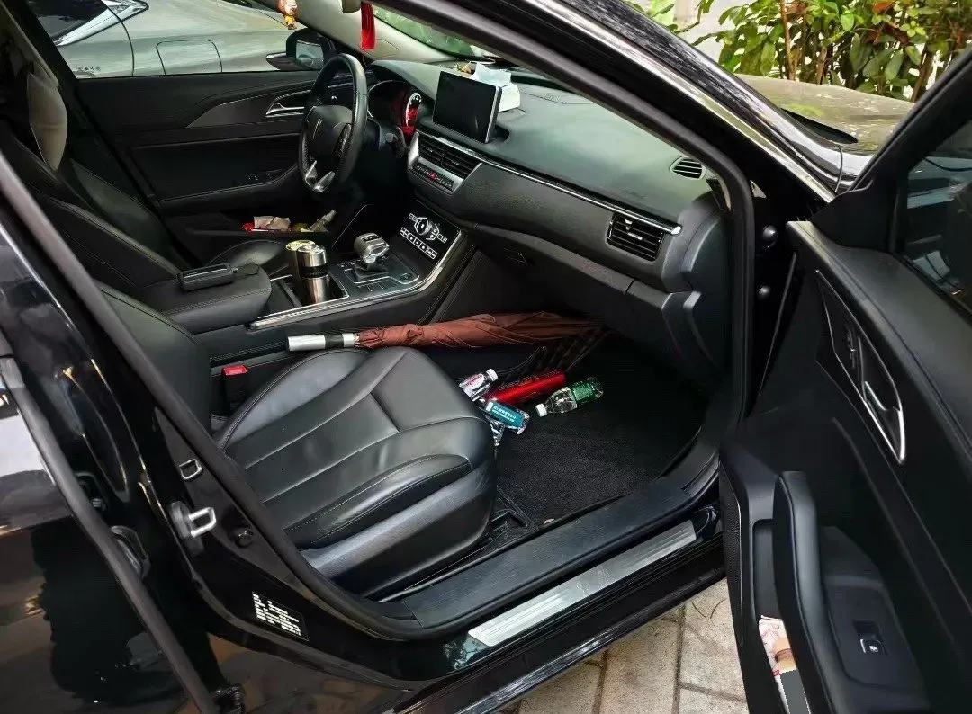 2020 HongQi H5 1.8T 197HP L4 6AT,autocango,china used car exporter,china ev exporter,chinese used car exporter,chinese used ev exporter