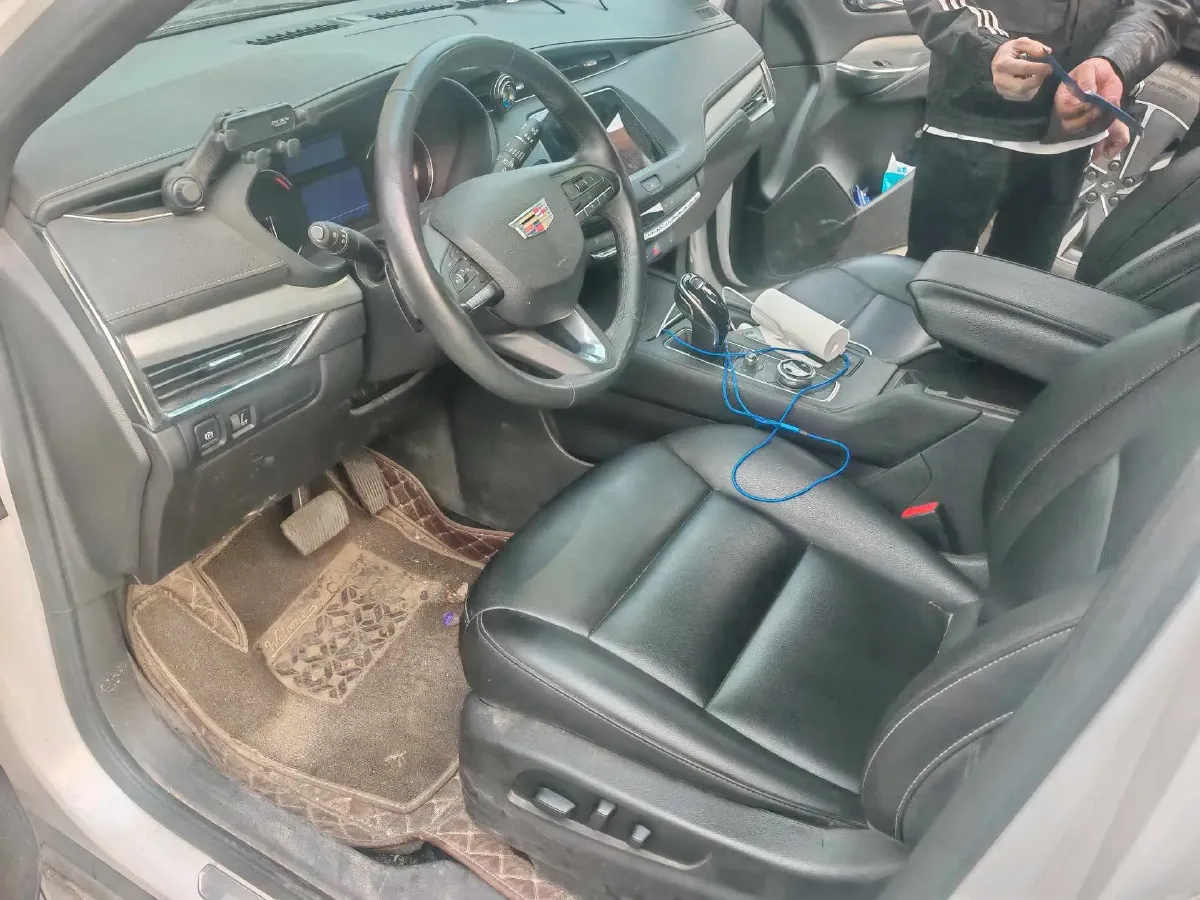 2021 Cadillac XT4 2.0T 237HP L4 9AT,autocango,china used car exporter,china ev exporter,chinese used car exporter,chinese used ev exporter