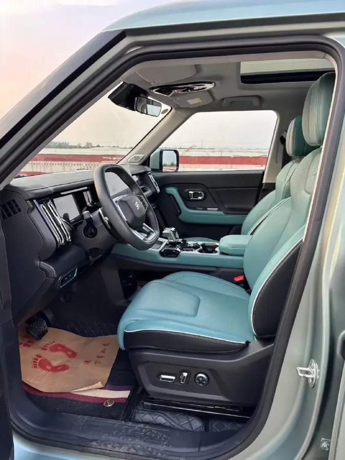 2025 Jetour Traveller 2.0T 254HP L4 7DCT,autocango,china used car exporter,china ev exporter,chinese used car exporter,chinese used ev exporter