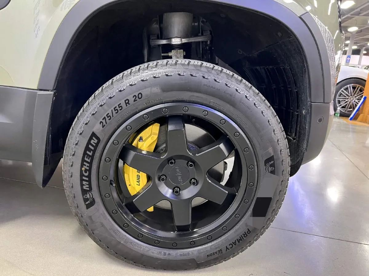 2022 Land Rover Defender 3.0T 400HP L6 8AT,autocango,china used car exporter,china ev exporter,chinese used car exporter,chinese used ev exporter