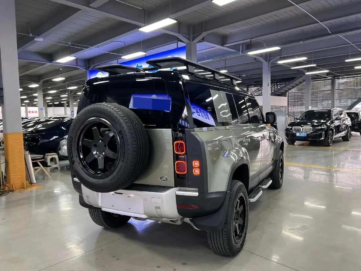 2022 Land Rover Defender 3.0T 400HP L6 8AT,autocango,china used car exporter,china ev exporter,chinese used car exporter,chinese used ev exporter