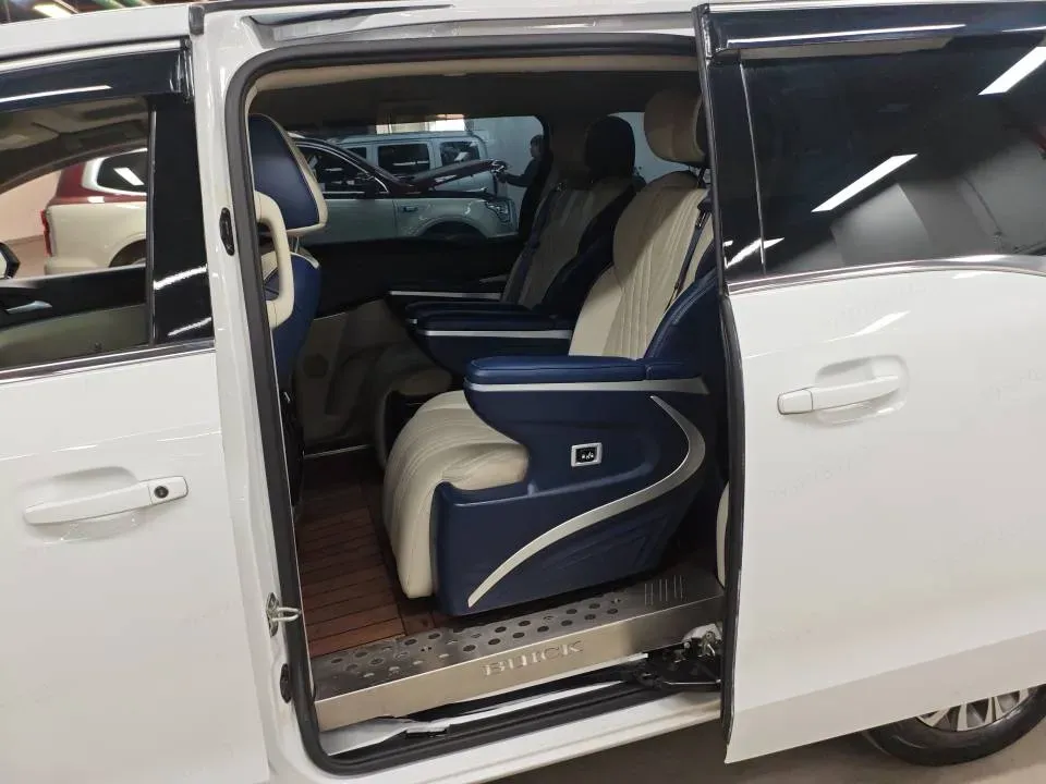 2022 Buick GL8 2.0T 237HP L4 9AT,autocango,china used car exporter,china ev exporter,chinese used car exporter,chinese used ev exporter