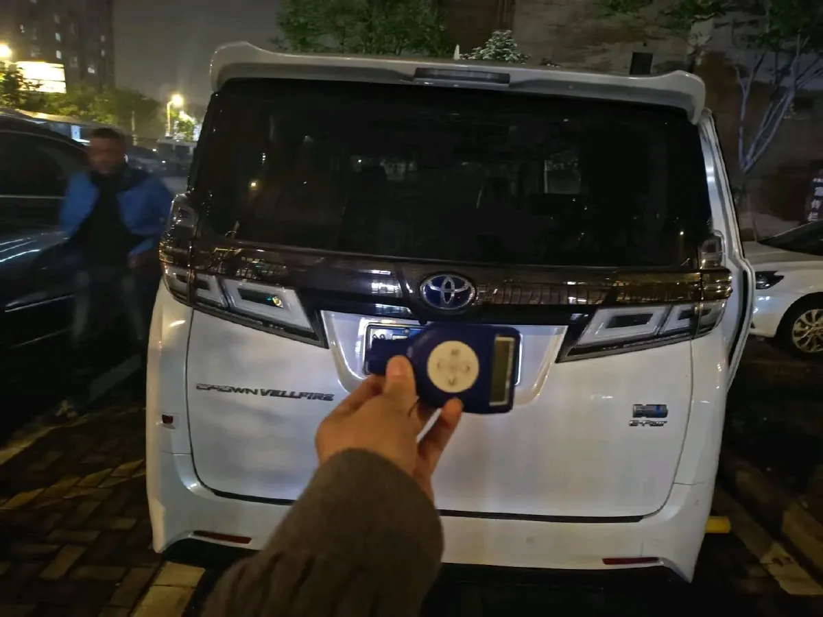 2023 Toyota Vellfire 2.5L 117HP L4 E-CVT Hybrid,autocango,china used car exporter,china ev exporter,chinese used car exporter,chinese used ev exporter