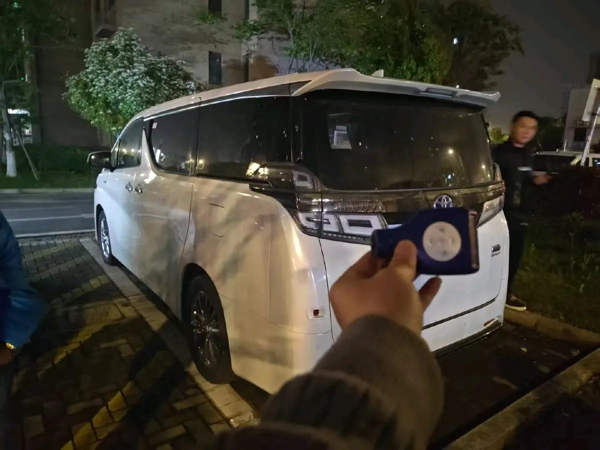 2023 Toyota Vellfire 2.5L 117HP L4 E-CVT Hybrid,autocango,china used car exporter,china ev exporter,chinese used car exporter,chinese used ev exporter