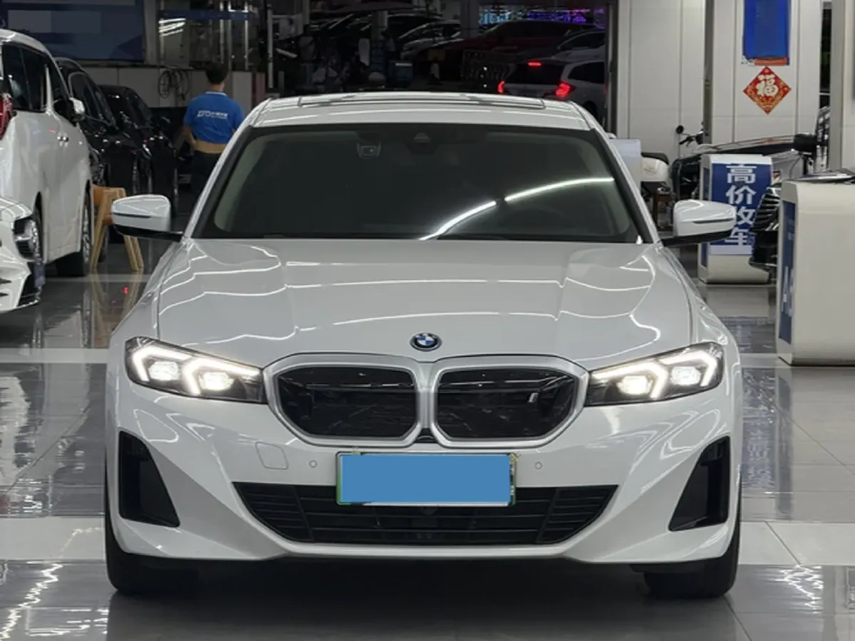 2024 BMW i3 BEV 70KWH,autocango,china used car exporter,china ev exporter,chinese used car exporter,chinese used ev exporter