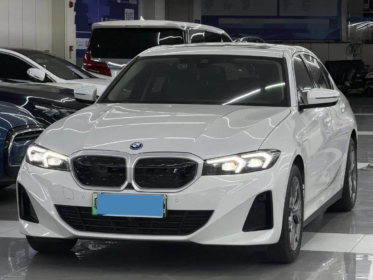 2024 BMW i3 BEV 70KWH,autocango,china used car exporter,china ev exporter,chinese used car exporter,chinese used ev exporter