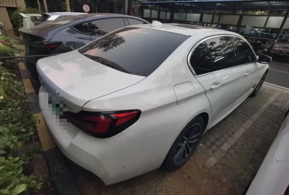 2021 BMW 5 Series 2.0T 184HP L4 8AT PHEV 17.7KWH,autocango,china used car exporter,china ev exporter,chinese used car exporter,chinese used ev exporter