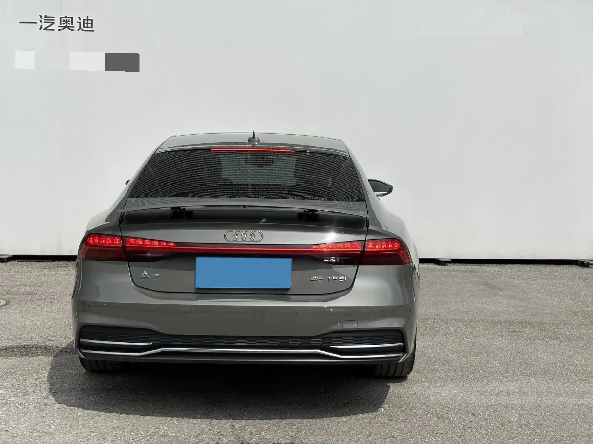 2023 Audi A7 2.0T 265HP L4 7DCT,autocango,china used car exporter,china ev exporter,chinese used car exporter,chinese used ev exporter
