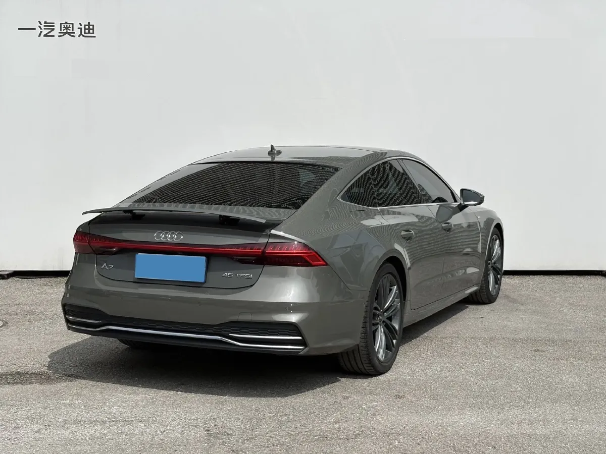 2023 Audi A7 2.0T 265HP L4 7DCT,autocango,china used car exporter,china ev exporter,chinese used car exporter,chinese used ev exporter