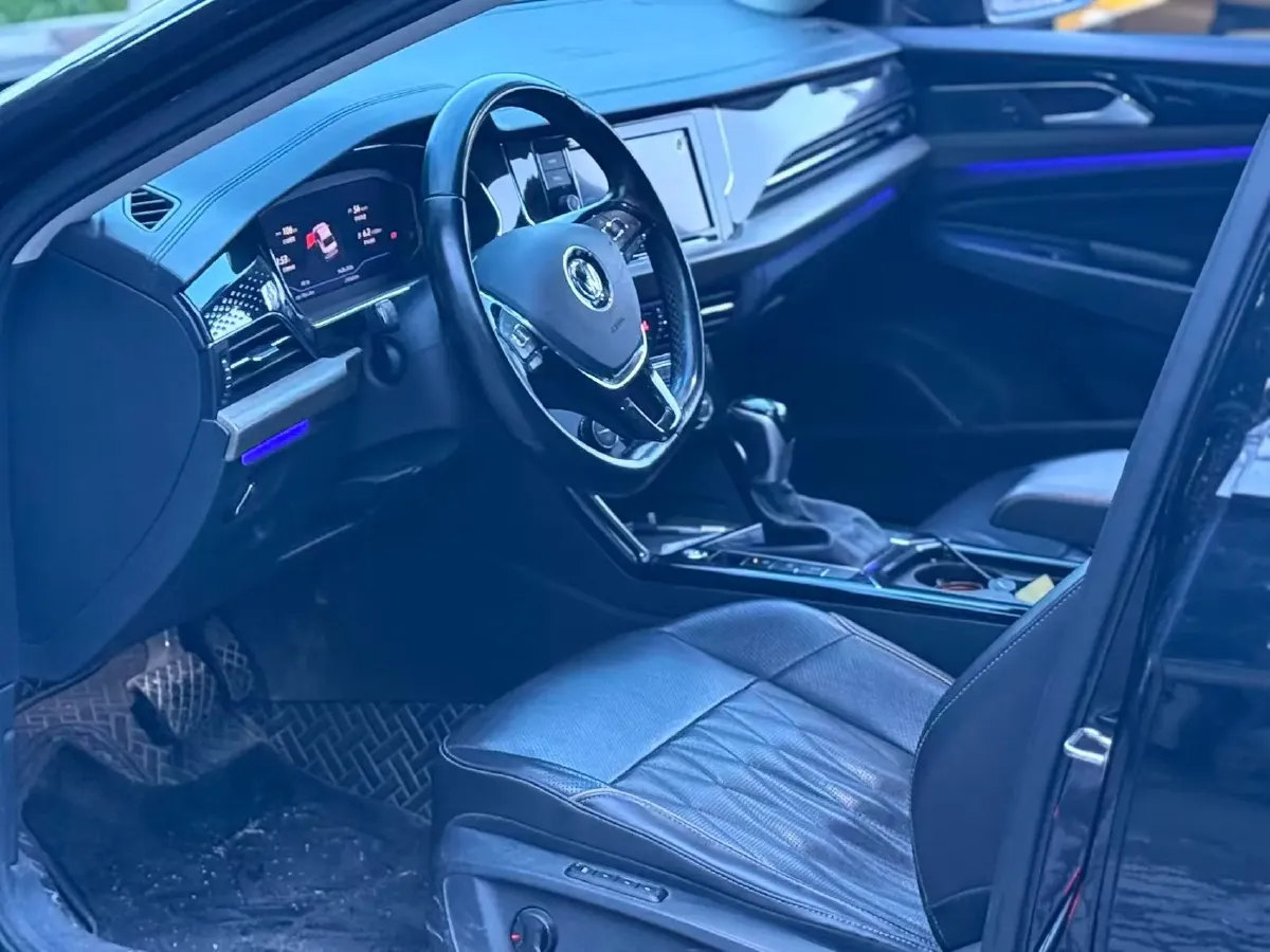 2019 Volvo V40 1.5T 152HP L4 6AT,autocango,china used car exporter,china ev exporter,chinese used car exporter,chinese used ev exporter